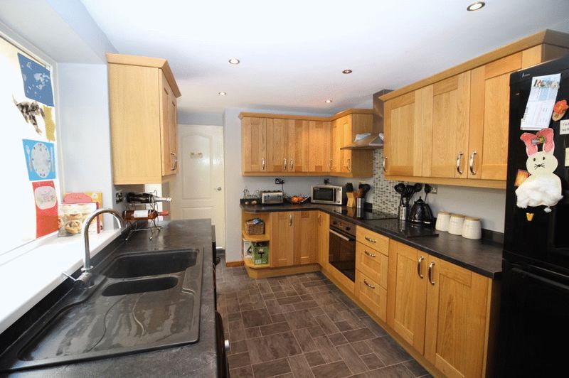 Mary Street, Cilfynydd, Pontypridd, CF37 4ER - Sell Right