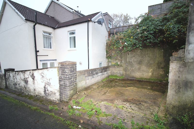 Maesycoed Road, Pwllgwaun, Pontypridd, CF37 1HZ Sell Right