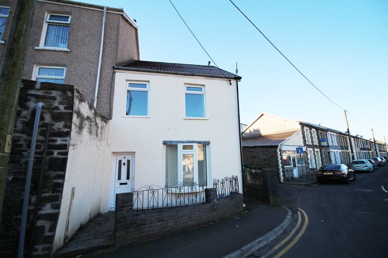 Maesycoed Road, Pwllgwaun, Pontypridd, CF37 1HZ Sell Right