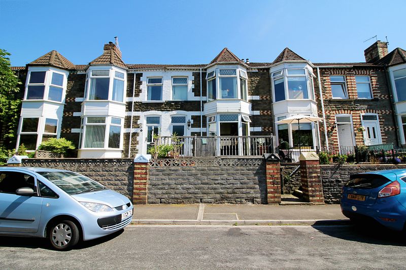 The Parade, Trallwn, Pontypridd, CF37 4PY Sell Right
