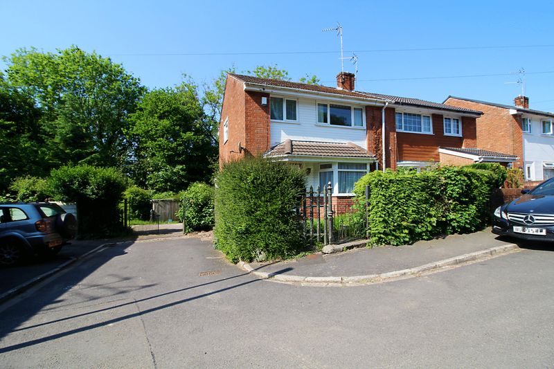 DanYrAllt Close, Rhydyfelin, Pontypridd, CF37 5EF Sell Right