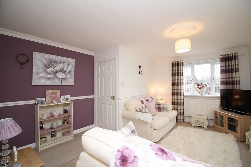 Cefn Close, Pontypridd, CF37 3PS Sell Right
