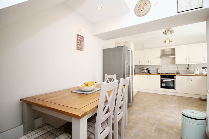 Llantrisant Road, Graig, Pontypridd, CF37 1LP Sell Right