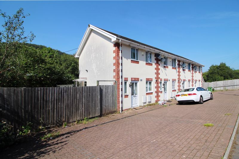 Coedpenmaen Road, Trallwn, Pontypridd, CF37 4LR Sell Right