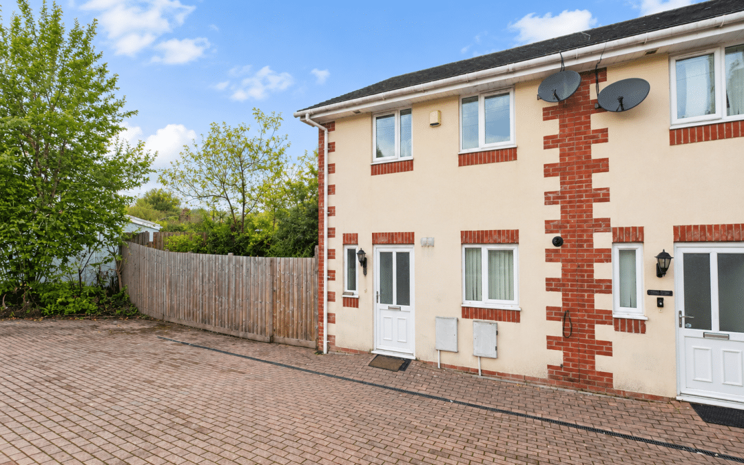 Henson House, Coedpenmaen Road, Trallwn, Pontypridd