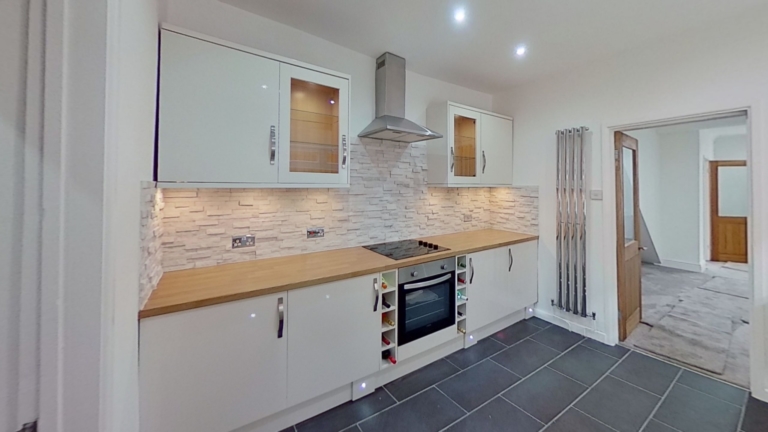 For Let - Pleasant View, Ynysybwl, CF37