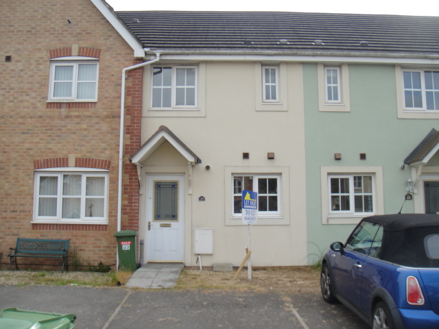 For Let - St Peters Avenue, Llanharan, CF72