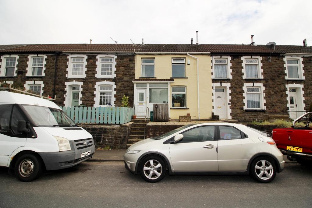 Cilfynydd Road, Cilfynydd, Pontypridd, CF37 4NH Sell Right