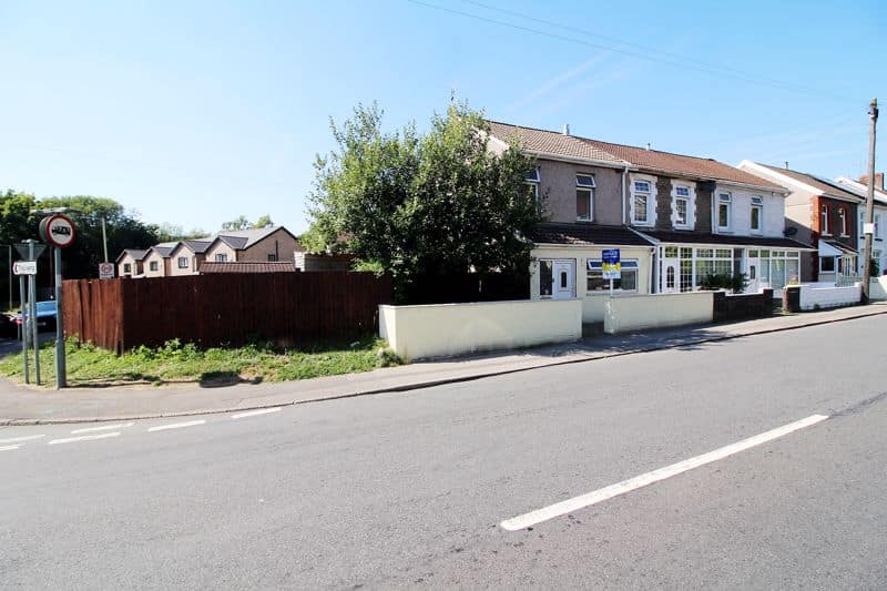 Merthyr Road, Pontypridd, CF37 4DH Sell Right