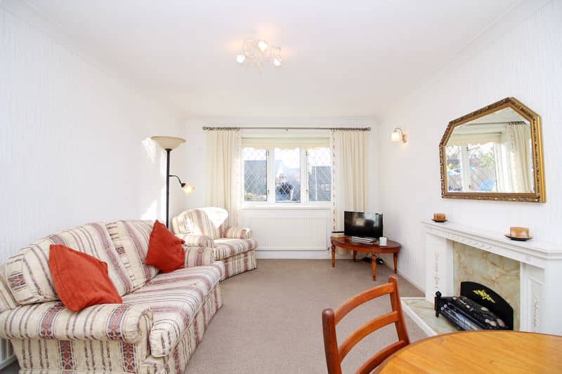 Heol Y Maes, Llantwit Fardre, Pontypridd, CF38 2EZ Sell Right