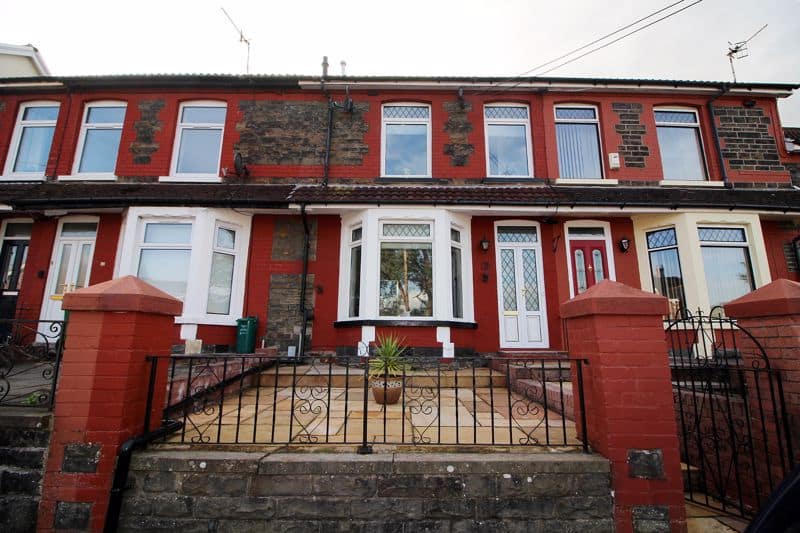 Lanelay Terrace, Maesycoed, Pontypridd, CF37 1ER Sell Right