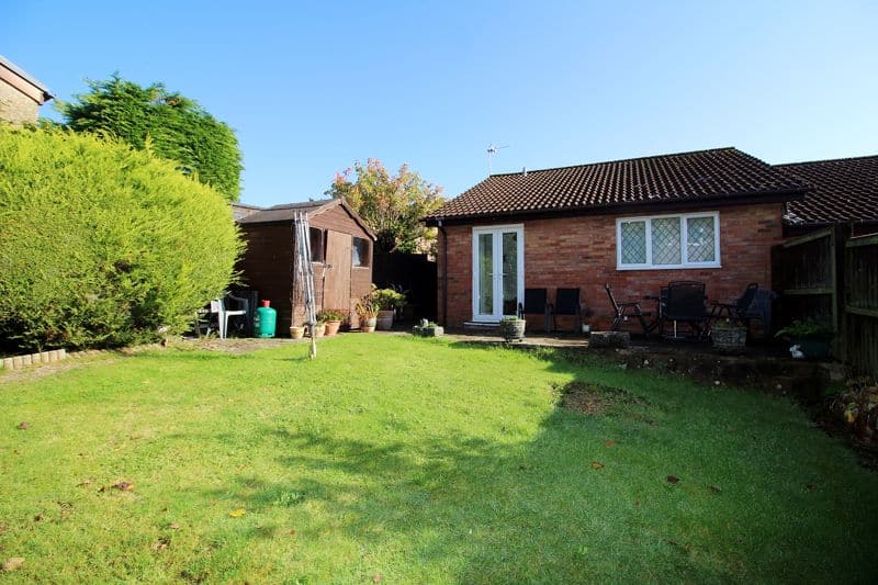 Heol Y Maes, Llantwit Fardre, Pontypridd, CF38 2EZ Sell Right