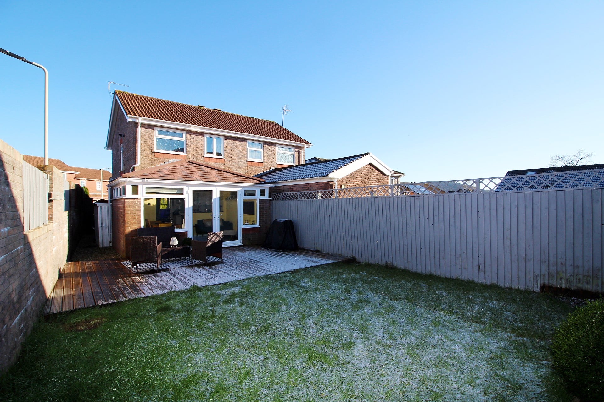 Birch Crescent, Llantwit Fardre, Pontypridd, CF38 2NZ Sell Right