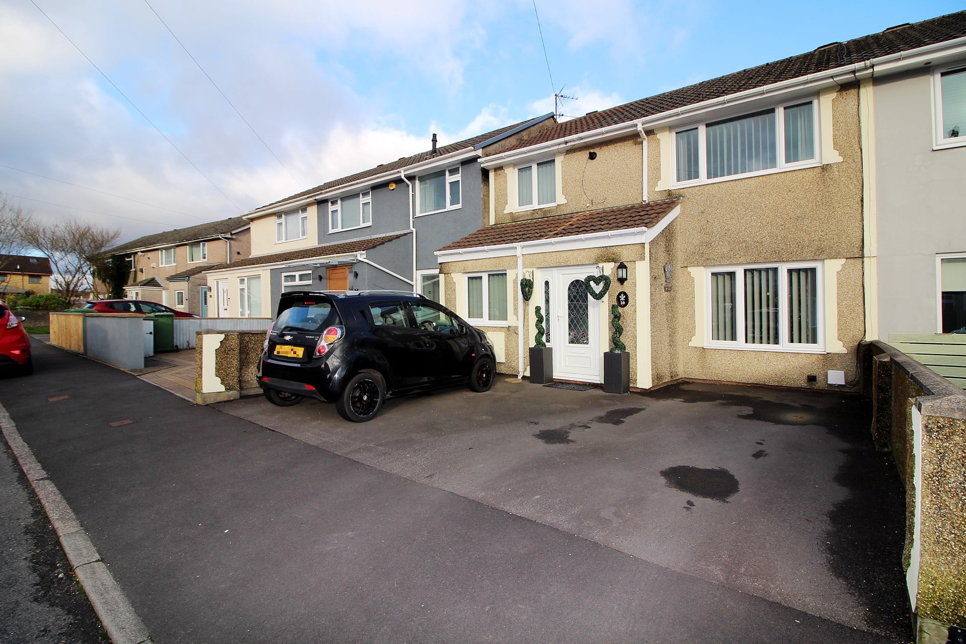 Cynan Close, Beddau, Pontypridd, CF38 2TL Sell Right
