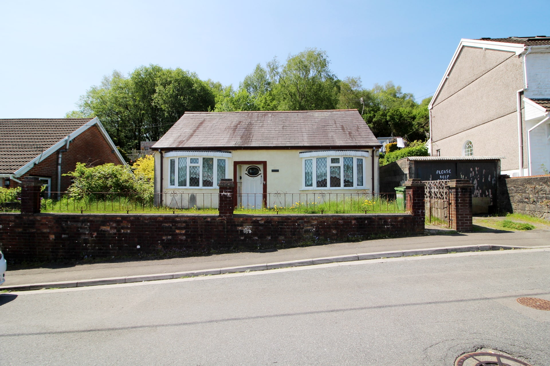 Danylan Road, Maesycoed, Pontypridd, CF37 1ES Sell Right