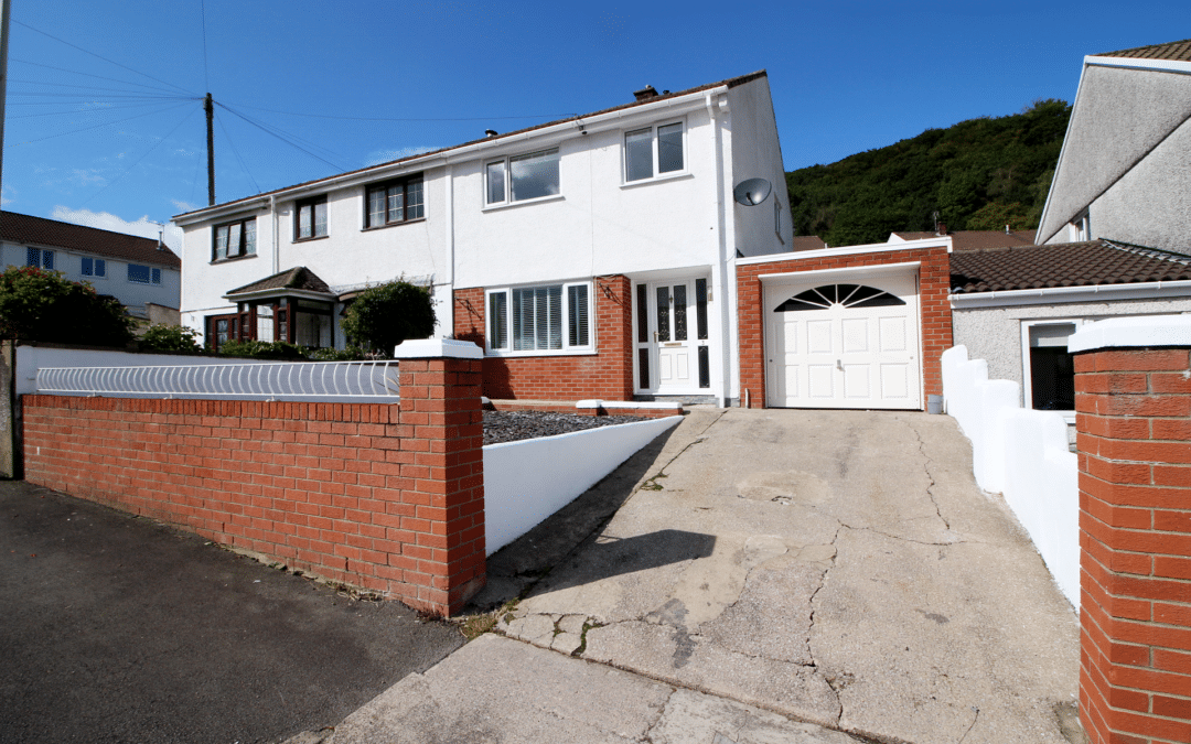 Pen-Y-Darren Close, Graigwen, CF37