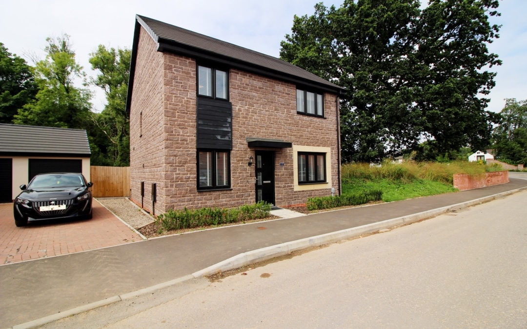 Llys Illtern, Capel Llanilltern, Cardiff, CF5 6GB