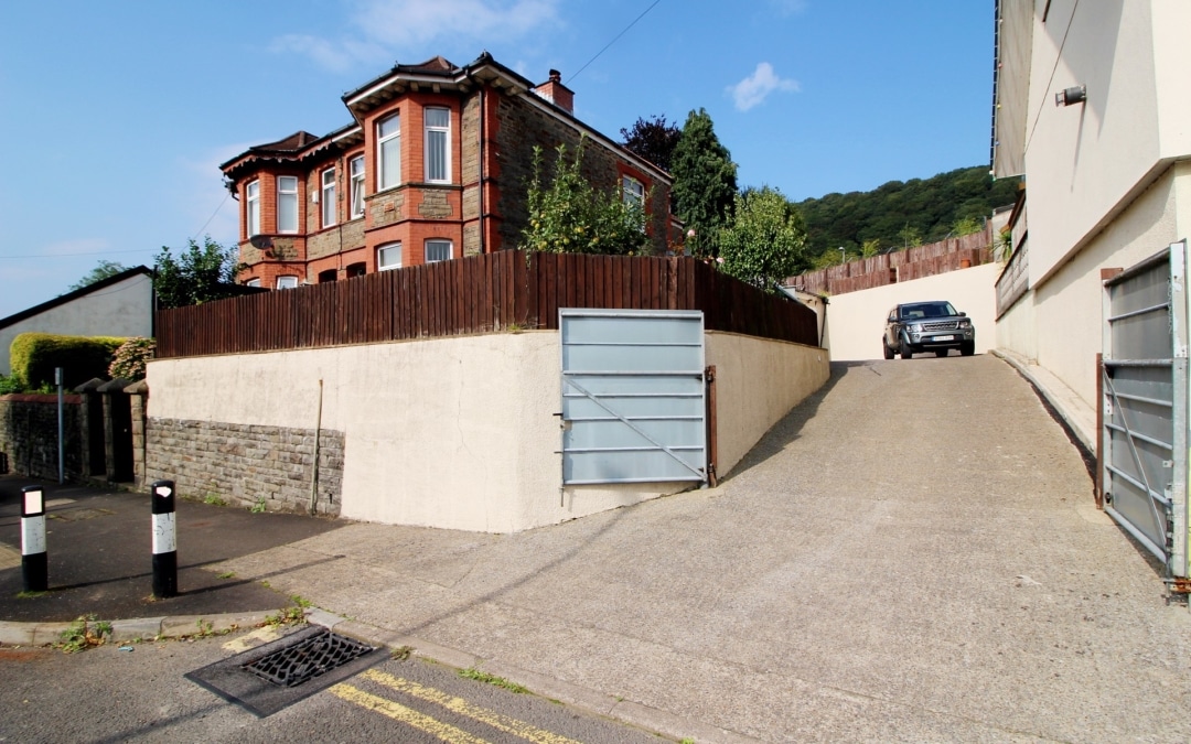 Cemetery Road, Glyntaff, Pontypridd, CF37 4BD