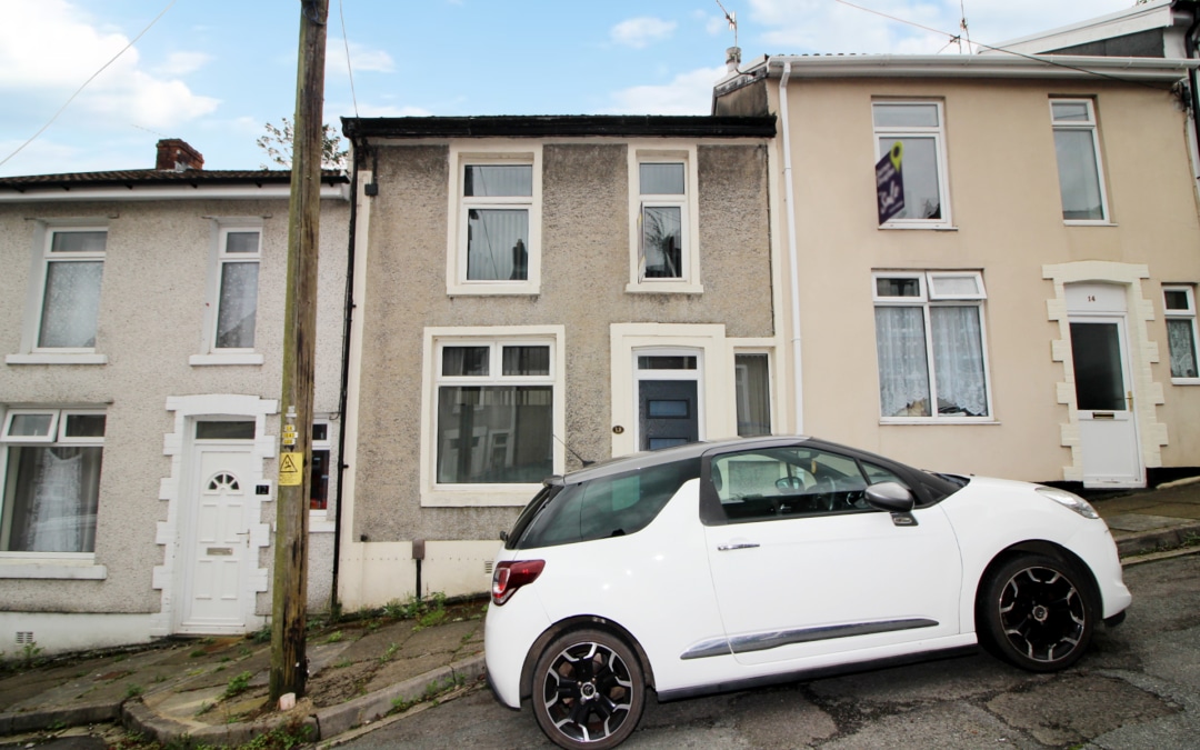 Birchwood Avenue, Treforest, Pontypridd, CF37 1TZ