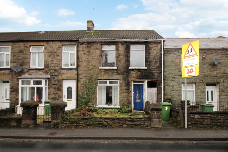 Dyffryn Terrace, Church Village, Pontypridd, CF38 1RE