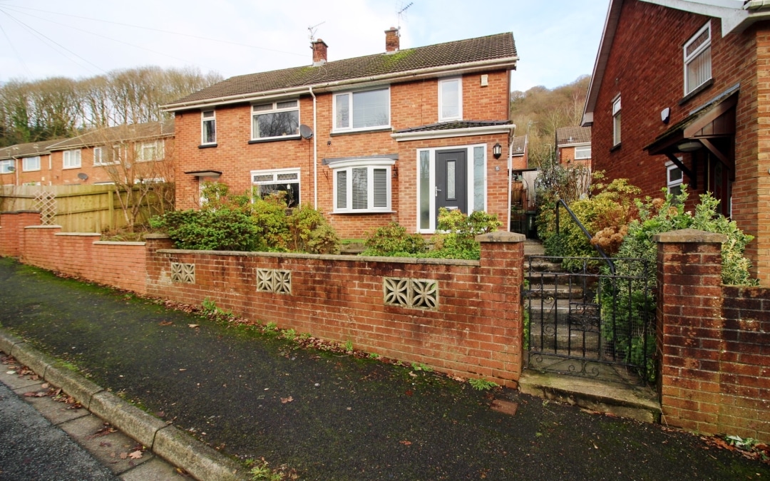 Graig-Yr-Helfa Road, Pontypridd, CF37 4AR