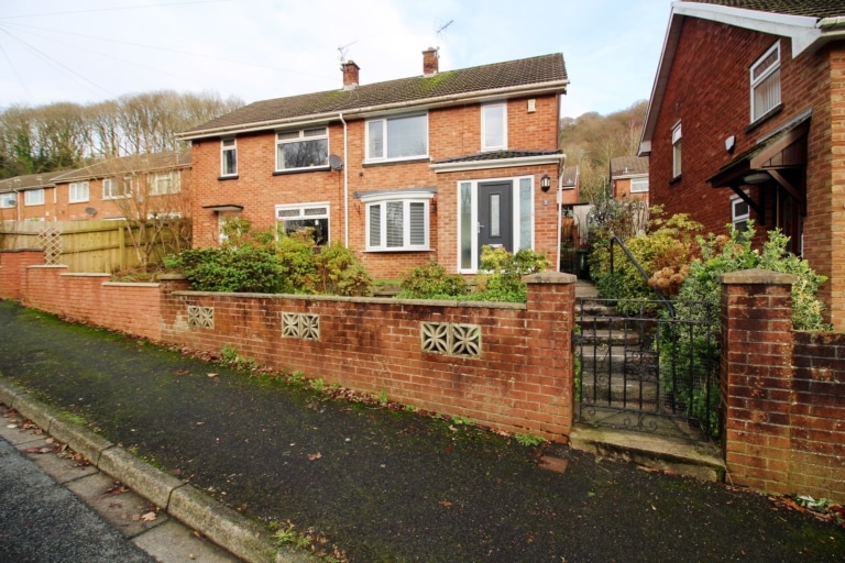 Graig-Yr-Helfa Road, Pontypridd, CF37 4AR