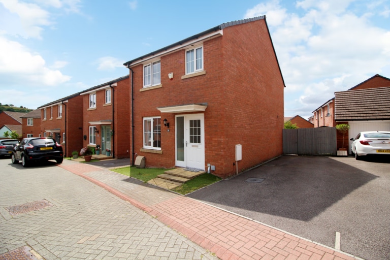 For Sale - Brynteg Green, Beddau, Pontypridd, CF38 2PT
