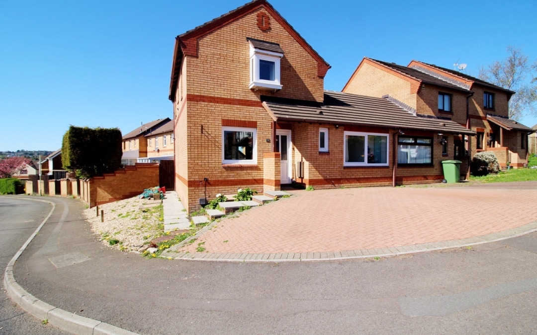 Clos Y Dolydd, Beddau, Pontypridd, CF38 2TG