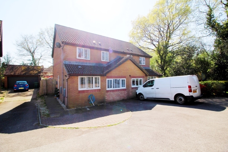 Cae’r Gerddi, Church Village, Pontypridd, CF38 1UQ
