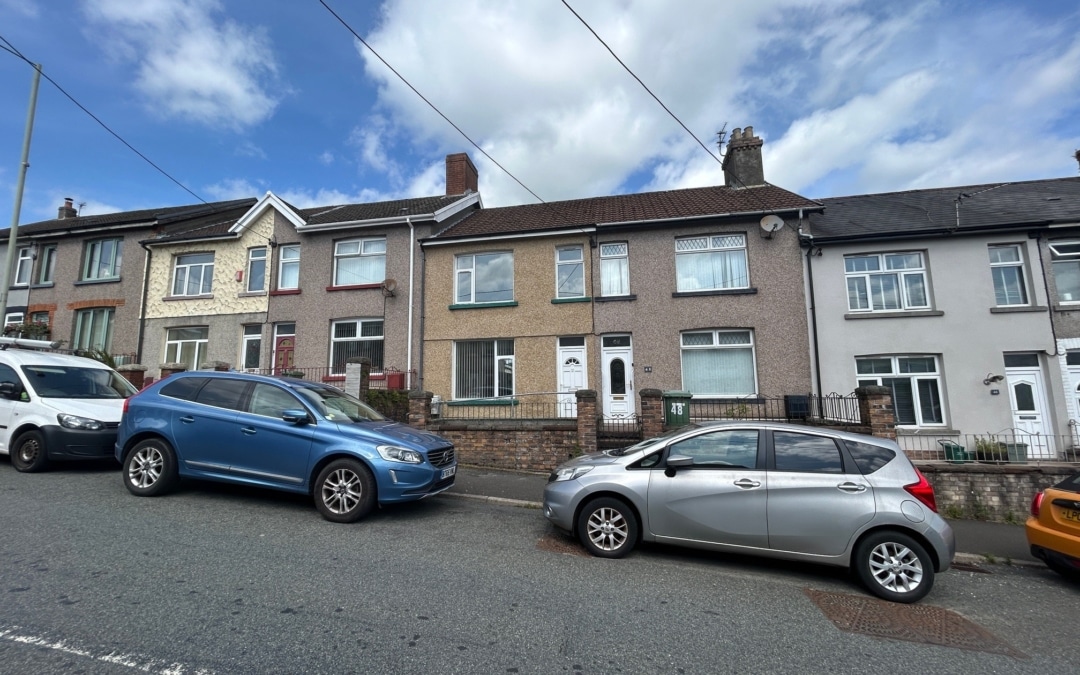Parish Road, Beddau, CF38