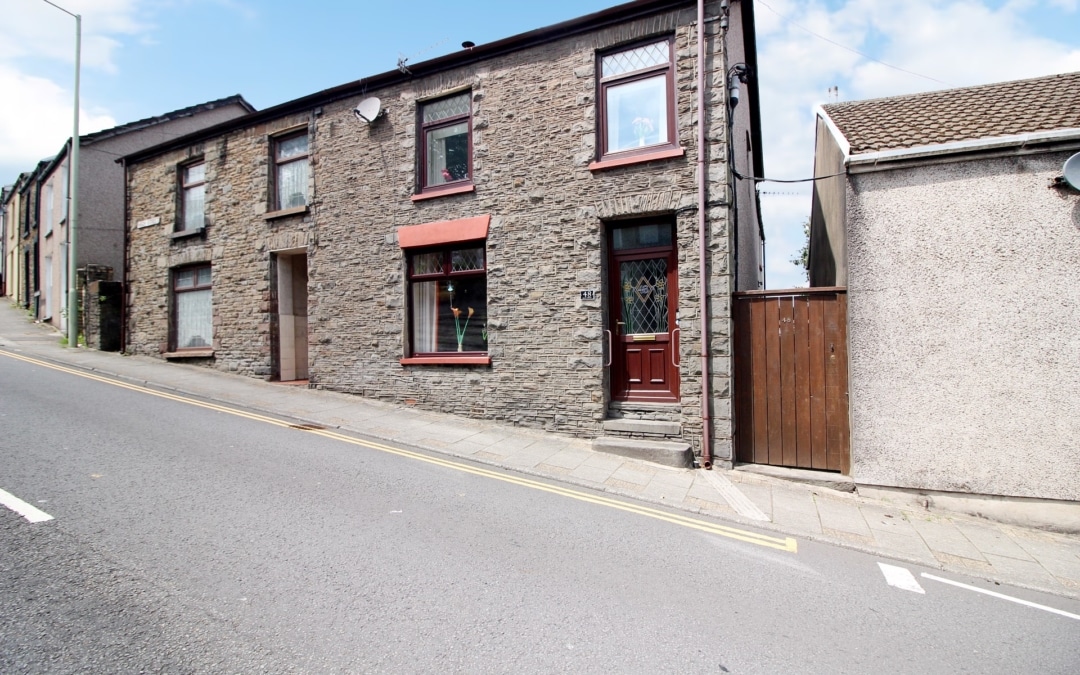High Street, Graig, Pontypridd, CF37 1QP