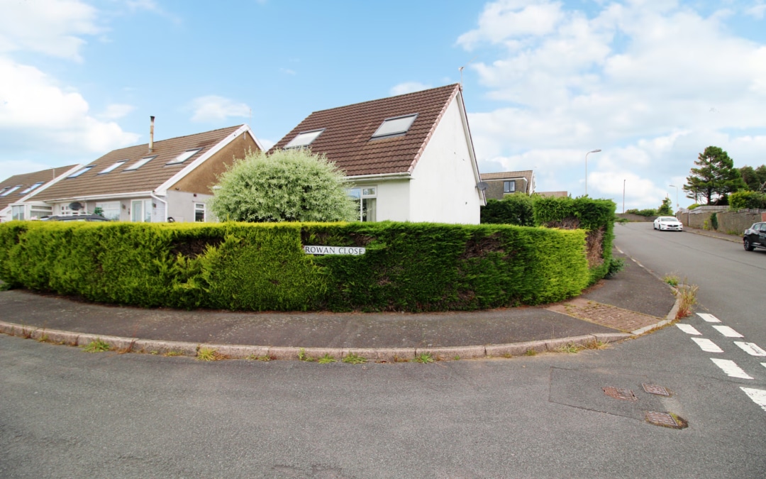 Rowan Close, Penycoedcae, Pontypridd, CF37 1XD