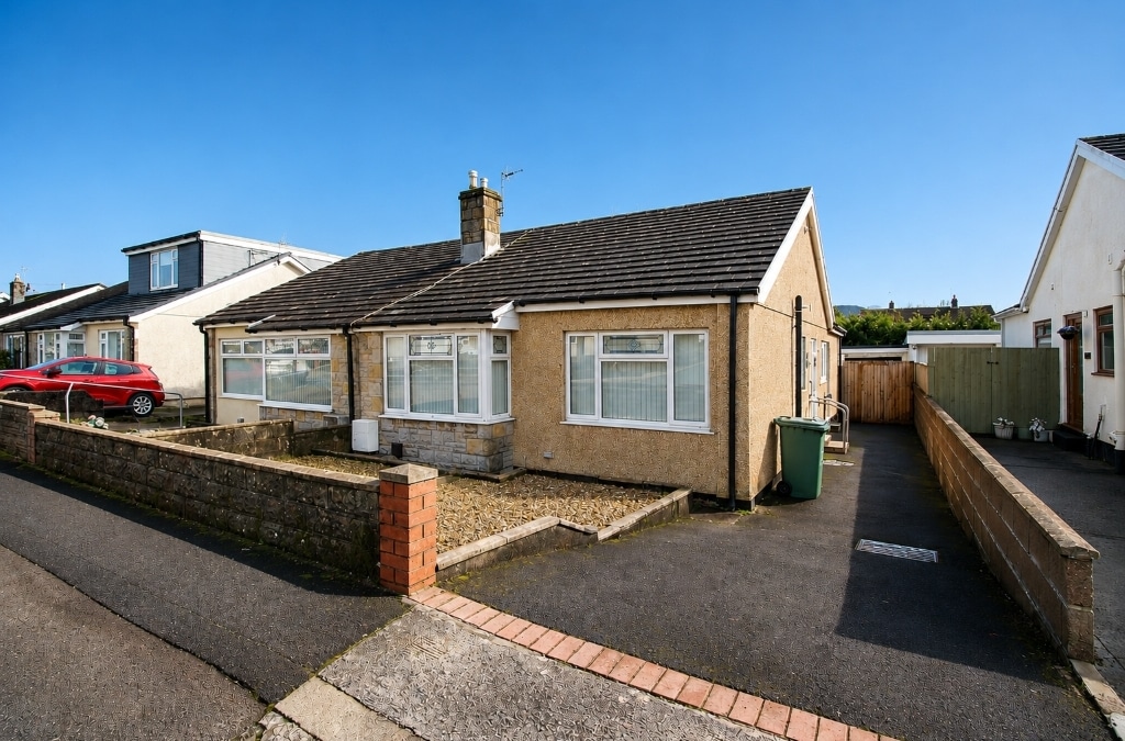 York Drive, Llantwit Fardre, Pontypridd, CF38 2NR