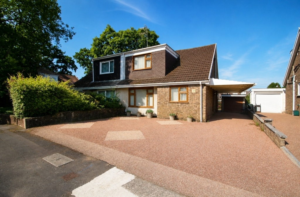 Meadow Crescent, Tonteg, Pontypridd, CF38 1NL