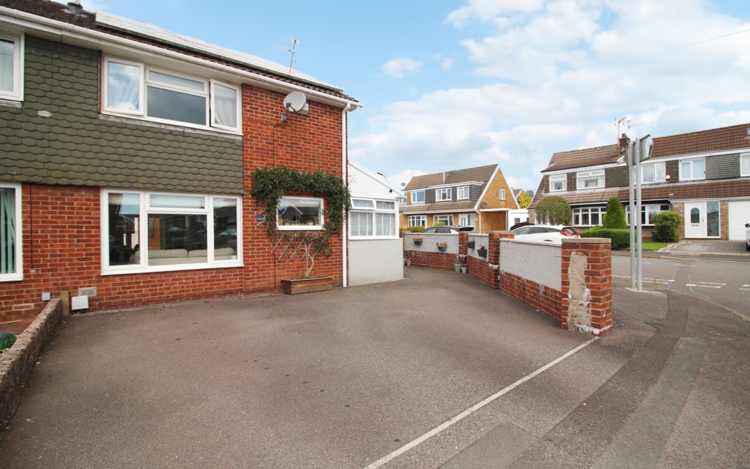 Cardigan Close, Tonteg, Pontypridd, CF38 1LB