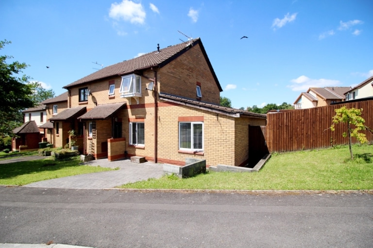For Sale - Clos Myddlyn, Beddau, Pontypridd, CF38 2JS