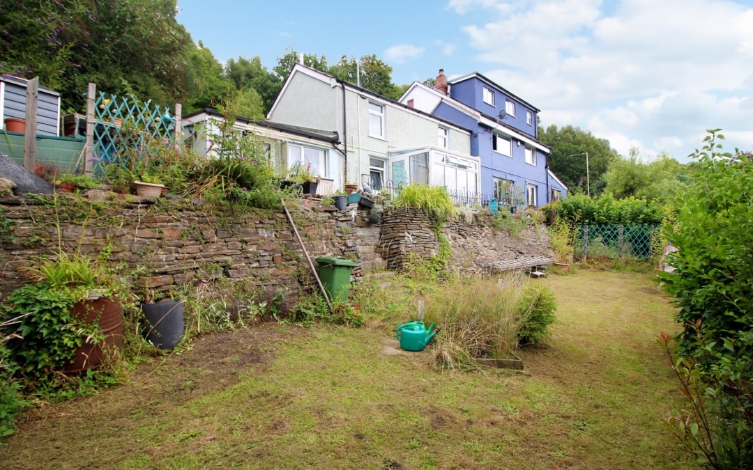 Merthyr Road, Pontypridd, CF37 4DB