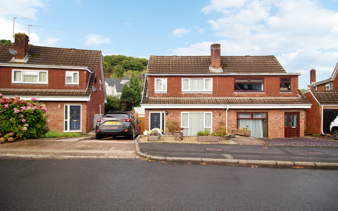 Greenlands Road, Llantrisant, CF72 8QD