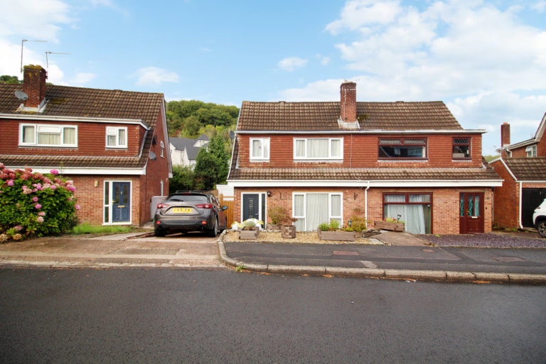 Greenlands Road, Llantrisant, CF72 8QD