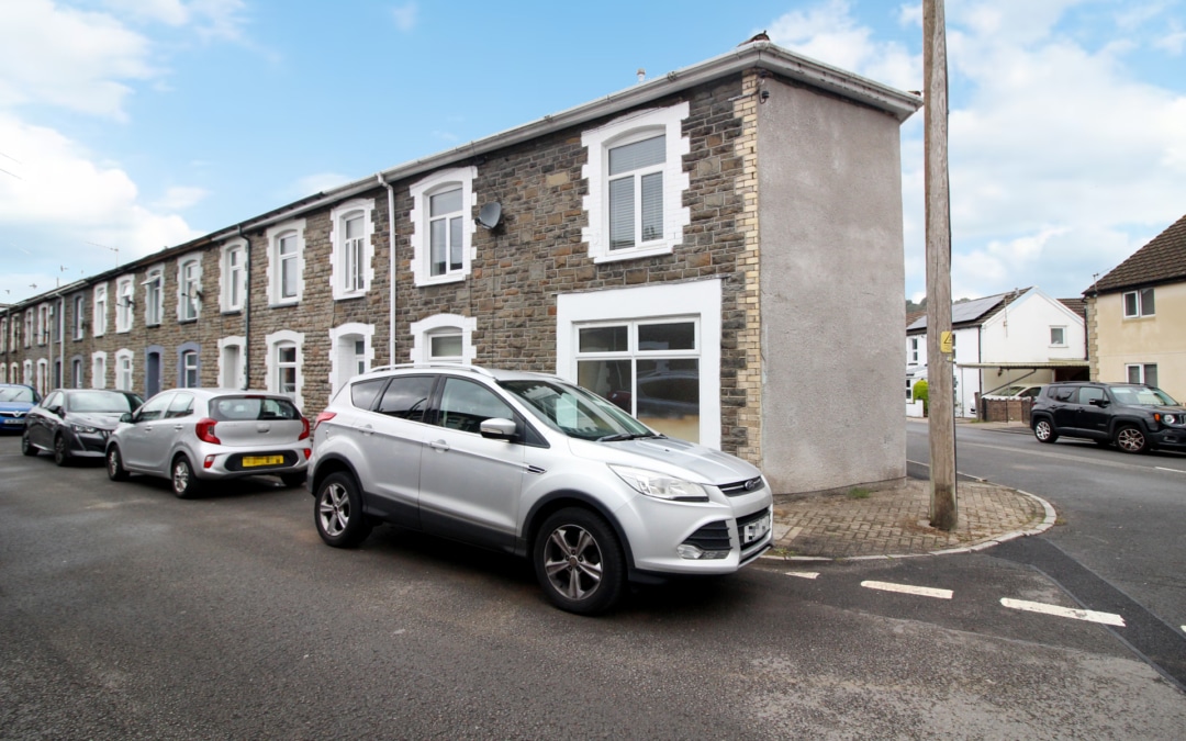 Bassett Street, Trallwn, Pontypridd, CF37 4RU