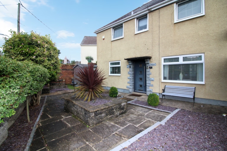 For Sale - Dyffryn Crescent, Rhydyfelin, Pontypridd, CF37 5RU