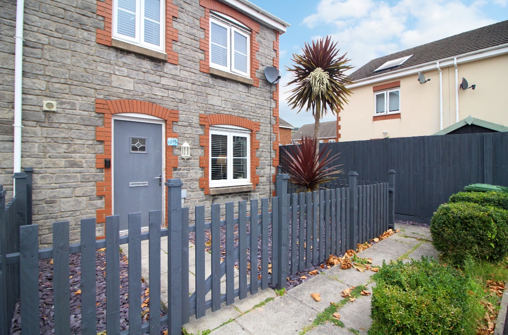 Heol Gruffydd, Rhydyfelin, Pontypridd, CF38 1PQ