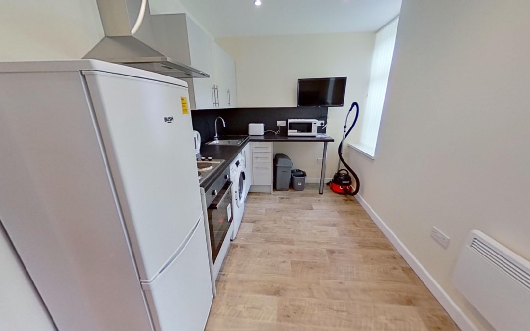 Broadway, Treforest, CF37