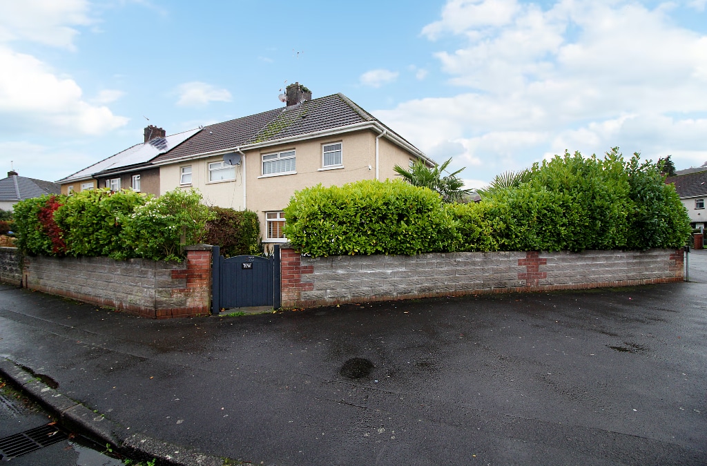 Ynyslyn Road, Hawthorn, Pontypridd, CF37 5AR