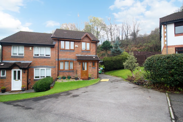 For Sale - Cefn Close, Pontypridd, CF37 3PR