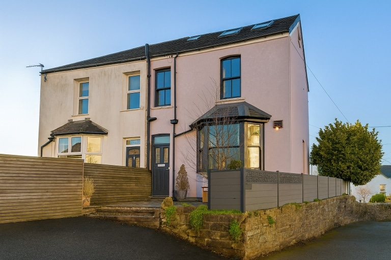 - Ffordd Y Capel, Efail Isaf, CF38