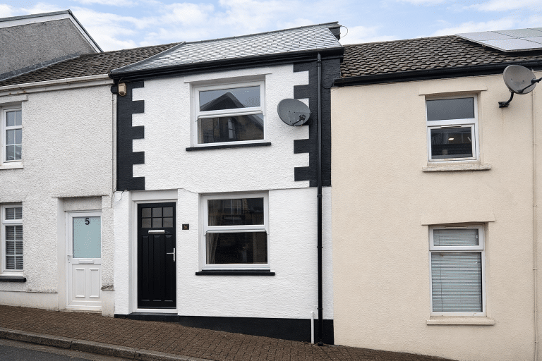 For Let - Castle Street, Treforest, CF37