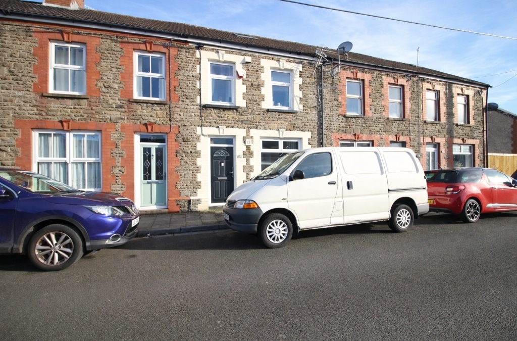 Ynys Terrace, Rhydyfelin, Pontypridd, CF37 5NY