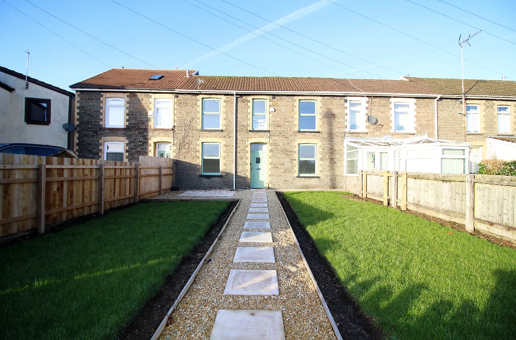 Springfield Terrace, Rhydyfelin, Pontypridd, CF37 5PP