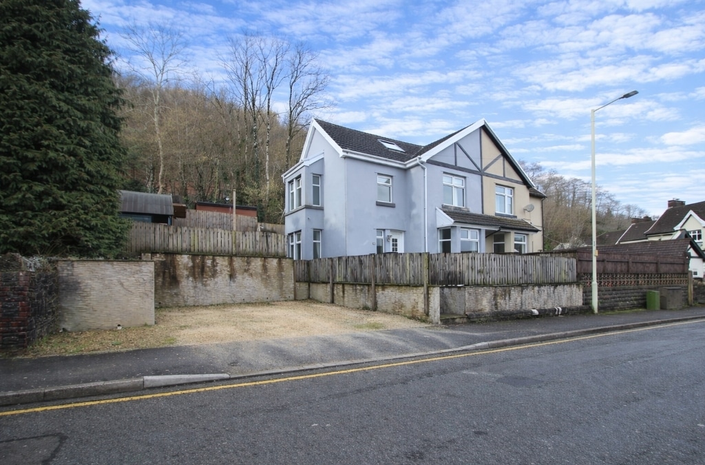 Llantwit Road, Treforest, Pontypridd, CF37 1TY